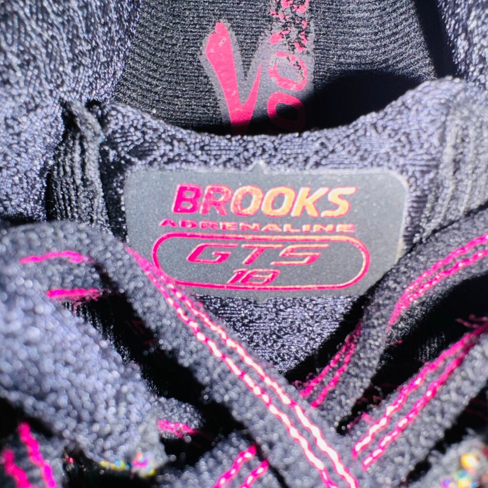 Brooks Women's Multicolor Knit Running Shoes with Black and Pink Accents - Picture 7 of 8